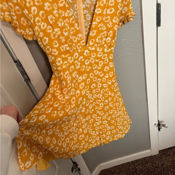 Lulu's Mustard Floral Midi Dress - Picture 3 of 5